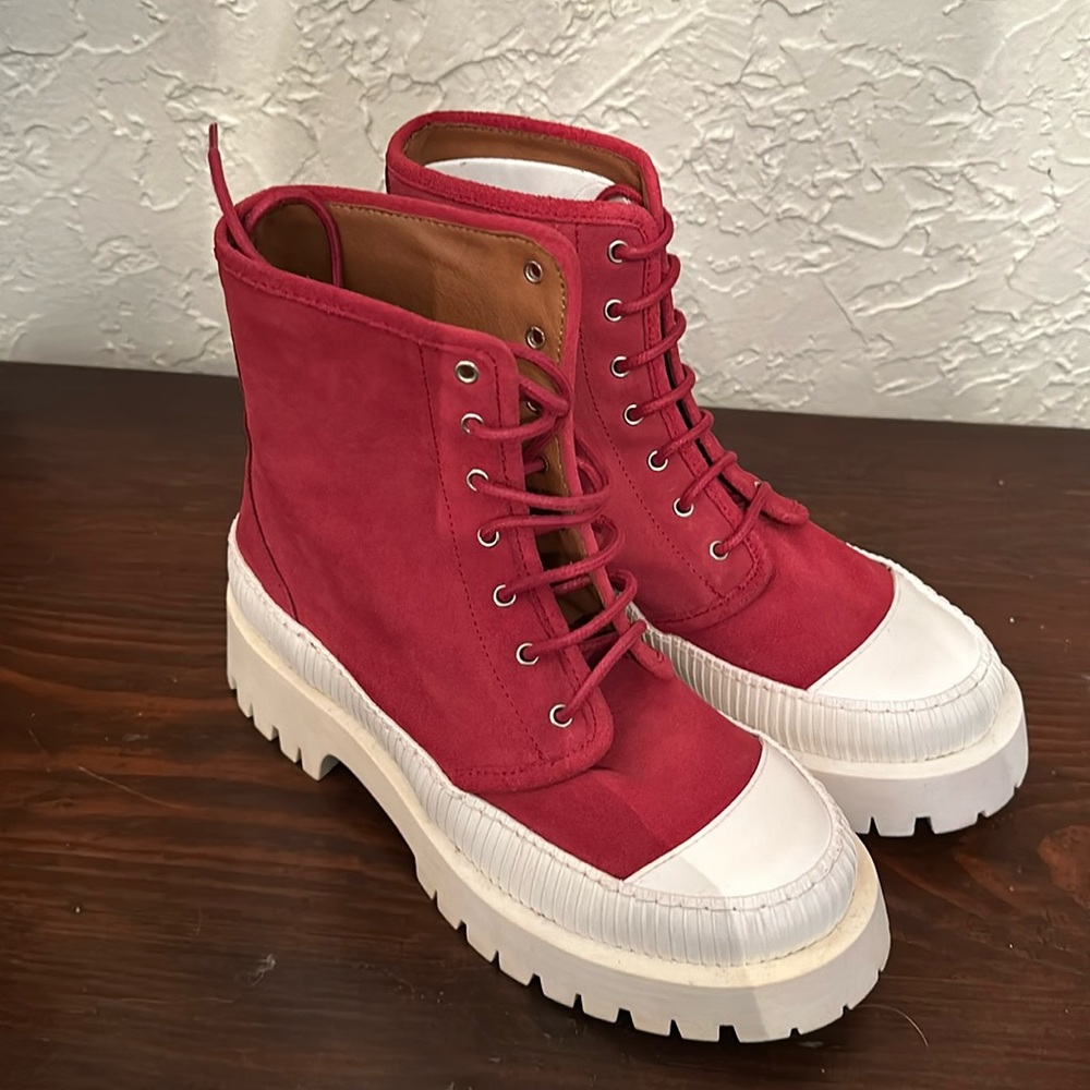 Never worn lace up sneakers